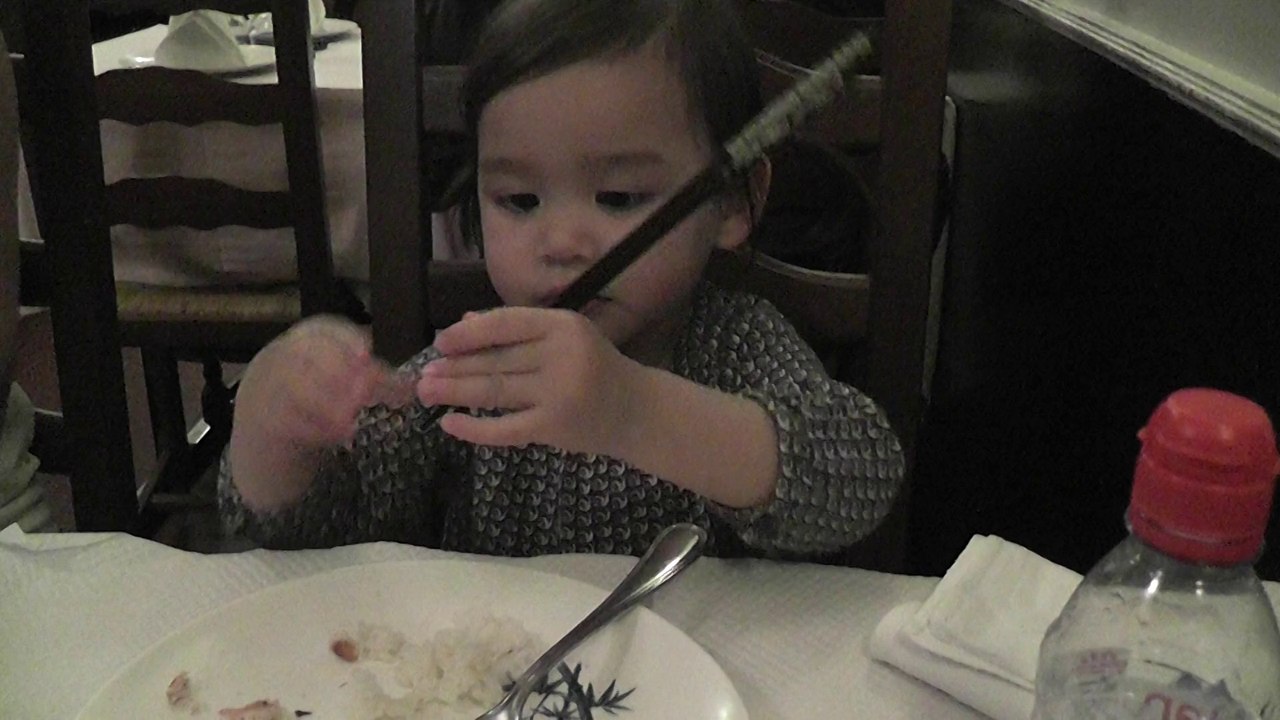 manger avec les baguettes