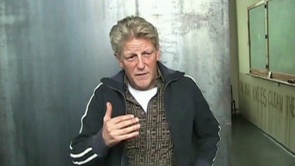 Jan Fabre poses for Klaus Guingand - 2008