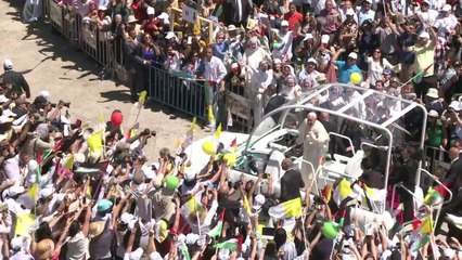 A Bethléem, le pape s'arrête au mur de séparation