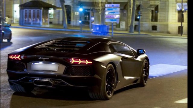 Cristiano Ronaldo Lamborghini'si ve Mesut Özil Ferrari'si ile