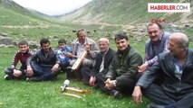 Rize'de Tüfekle Başlayan Yayla Göçü Coşkusu Buzul Gölünde Bitti