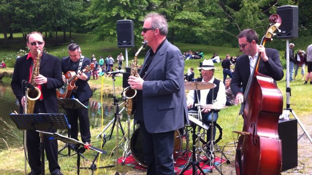 Jazz sous les pommiers. Pique-nique animé par Le jour le plus jazz.