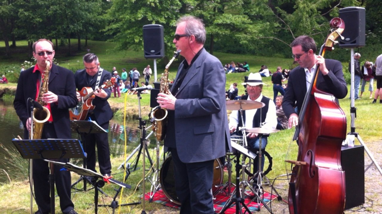 Jazz sous les pommiers. Pique-nique animé par Le jour le plus jazz.