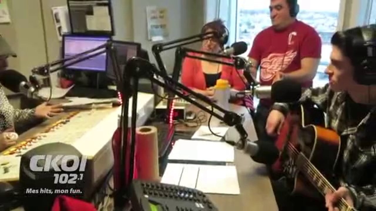 This 16 Years Old Singer Sounds Just Like Elvis!