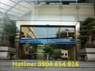 cửa đẩy tự động vách kính