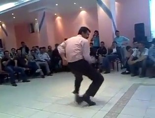 Ne Çeşit Dans Yaptığı Belli Olmayan Adam