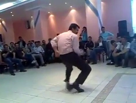 Ne Çeşit Dans Yaptığı Belli Olmayan Adam