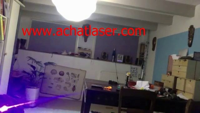 pointeur laser blue 200mw puissant