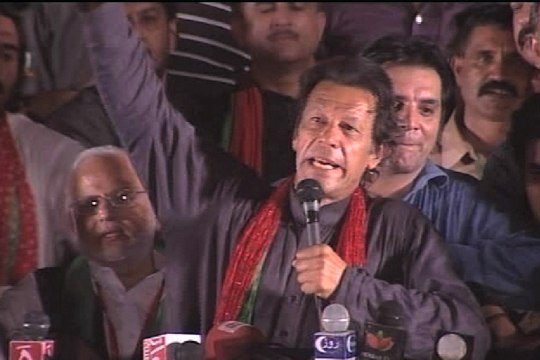 Dunya News - Real issue is corruption; illegitimate rulers cannot give anything: Imran Khan