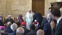 البابا يدعو الديانات السماوية الثلاث الى الصلاة من اجل السلام