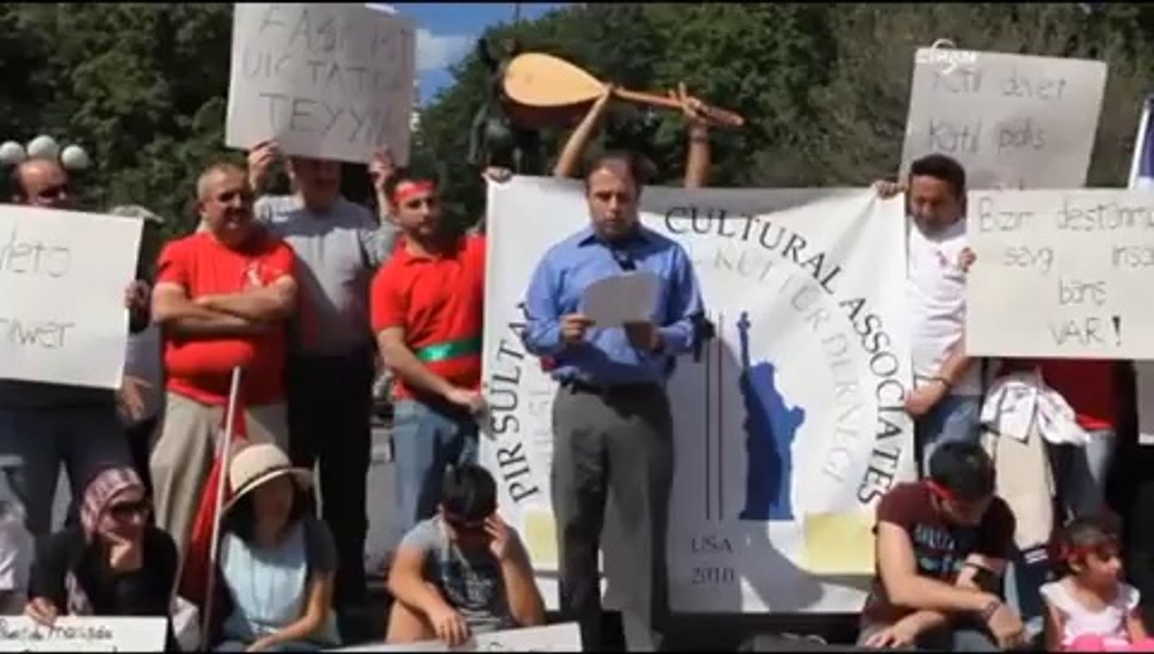 Alevi vatandaşlar New York'ta gösteri yaptı