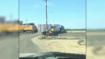 Un train percute un camion bloqué sur un passage à niveau