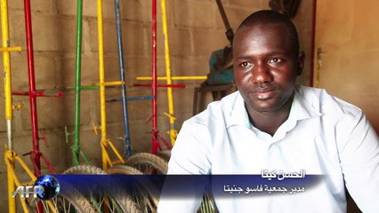 مصابيح شمسية متحركة مصنوعة محليا تضيء القرى النائية في مالي