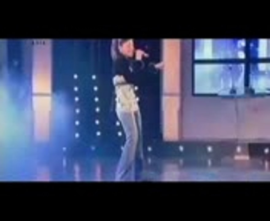 Ah we Nos Arabic song Hadiqa kiani Live-
