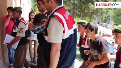 Jandarma, YHT Hattında Hırsızlık Şüphelisi 4 Kişiyi Yakaladı