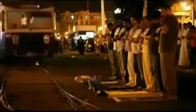 Bütün Şehir Namaz Kılıyor ( ALLAHU EKBER )