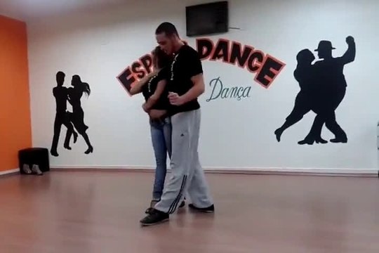 cool dancing couple wow nice to watch.