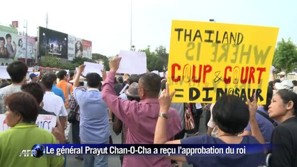 Des milliers de manifestants continuent de braver l'interdiction