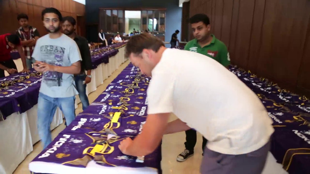 THE KNIGHTS "FAV DAY OF THE TOURNAMENT" | Inside KKR Ep 38 | Over 800 merchandise to sign… Good luck boys!