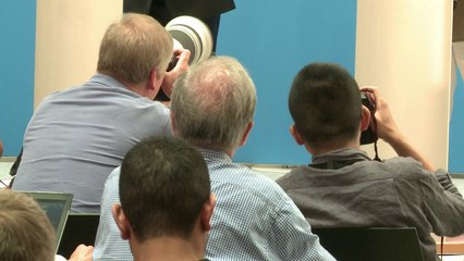 Eurosceptiques: Merkel appelle à poursuivre les réformes