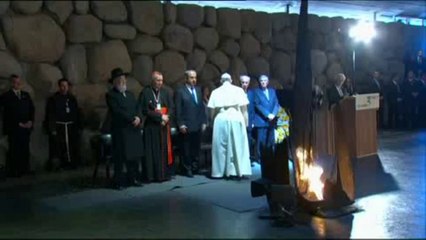 El papa pide en Jerusalén que nunca más se repita el Holocausto