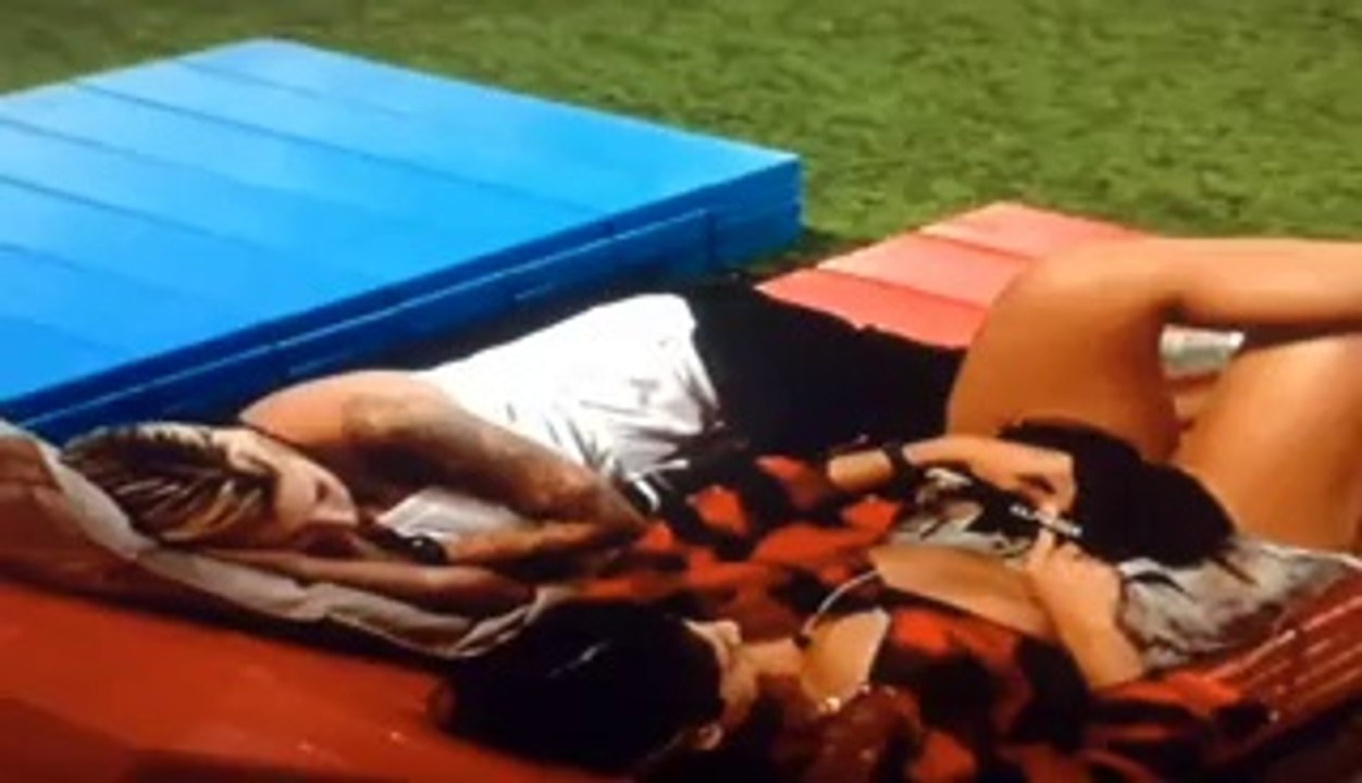 ClaNessa Microfone!