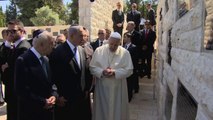 Pope to Muslims, Jews: Let's 'work together' for peace