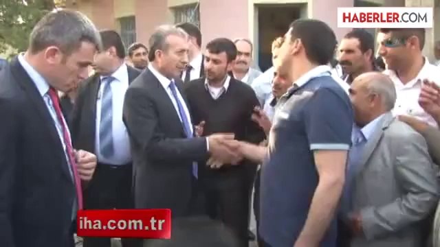 Bakan Eker, Vatandaşlara Kürtçe Veda Ett