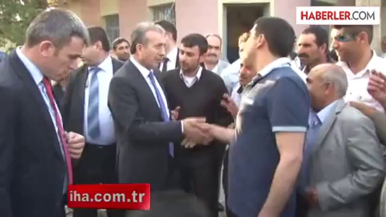 Bakan Eker, Vatandaşlara Kürtçe Veda Ett