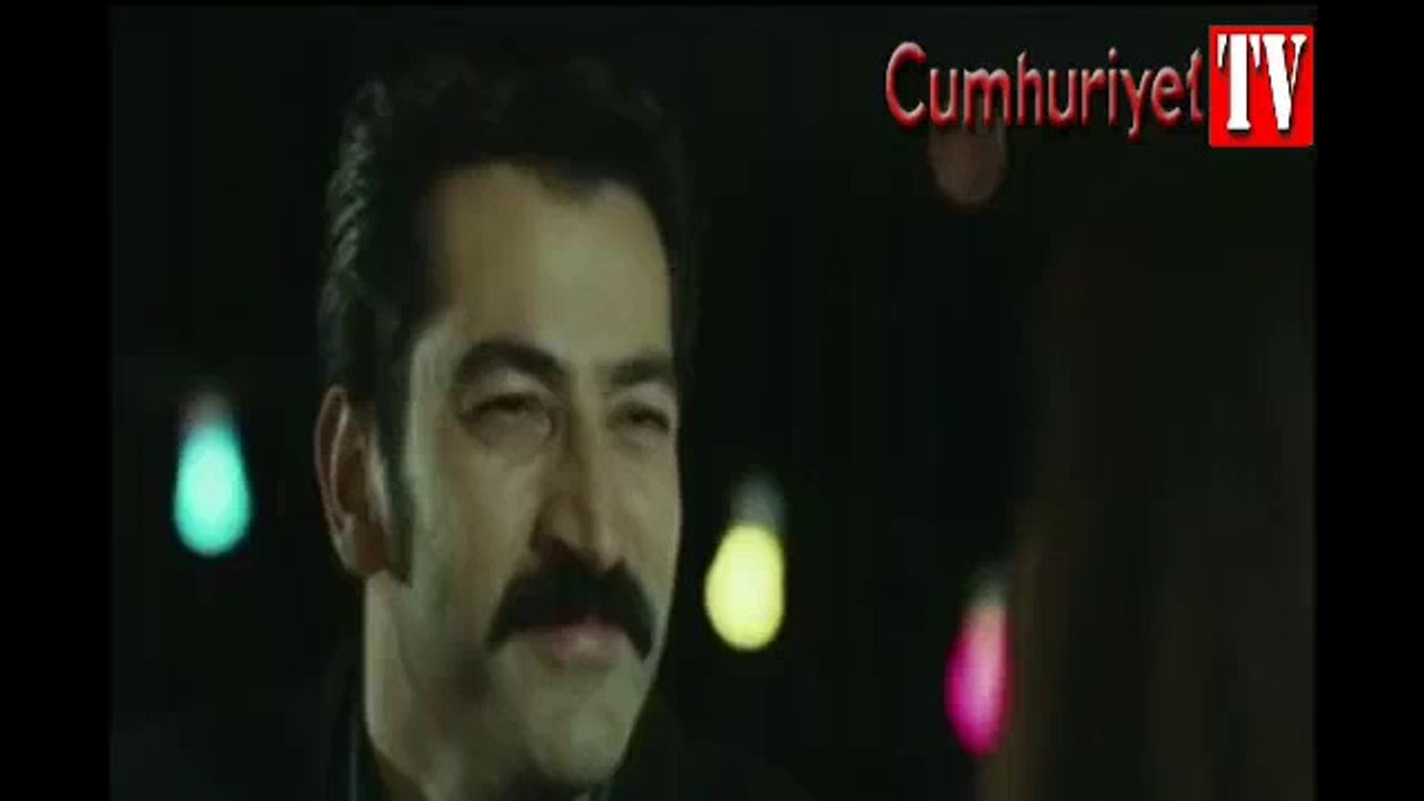 Bergüzar Korel şarkı söyledi