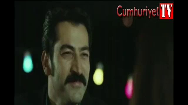 Bergüzar Korel şarkı söyledi