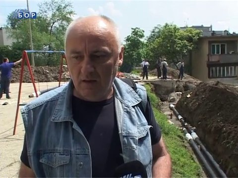 Počela zamena cevi, 27. maj 2014.