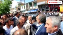 Ağrı'da Binali Yıldırım'ı Protesto Eden BDP'lileri Sakık Sakinleştirdi