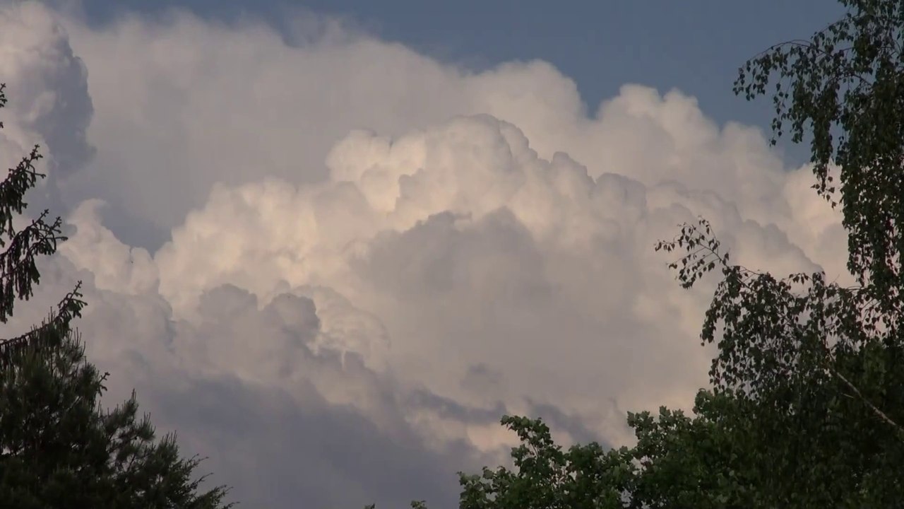 Wolkentürme Über Waldhausen
