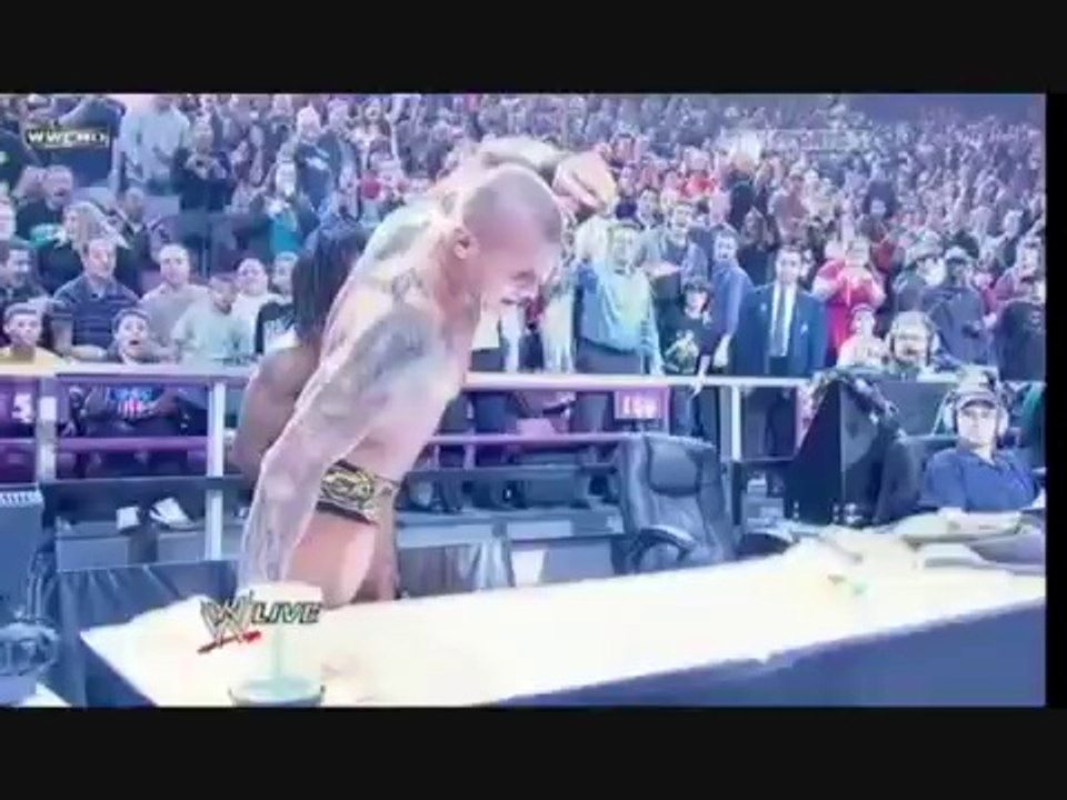 Kofi Kingston destroys Randy Orton