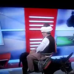 Adnan Aybaba Stüdyoya Eşekle Girdi!