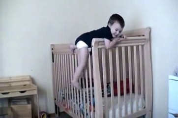 Yataktan Firar Ederken Taklaya Gelen Velet