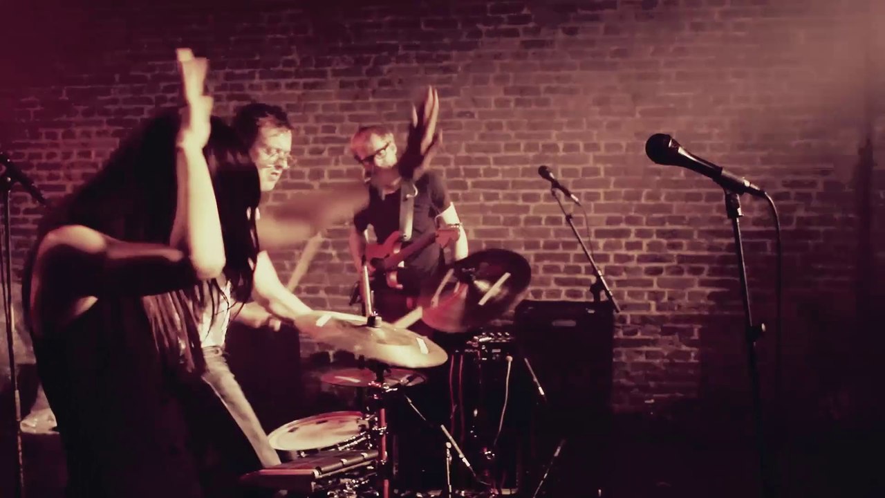 We are enfant terrible  "Anything Less Than Extraordinary Is A Waste Of My Time" live au Poche de Béthune 2012