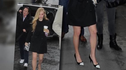 Download Video: Amanda Seyfried bringt Hollywoods Glamour in die tristen Straßen Londons