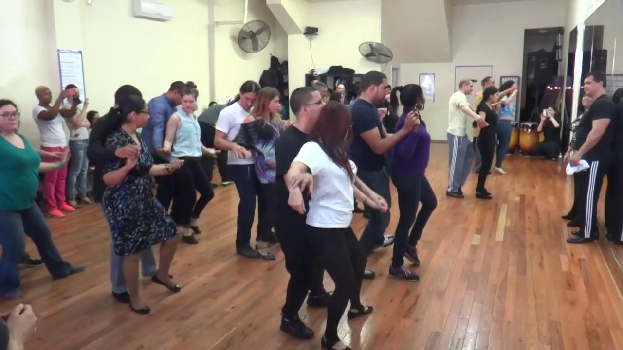 Bachata Class in Greenpoint - Nieves Latin Dance Studio