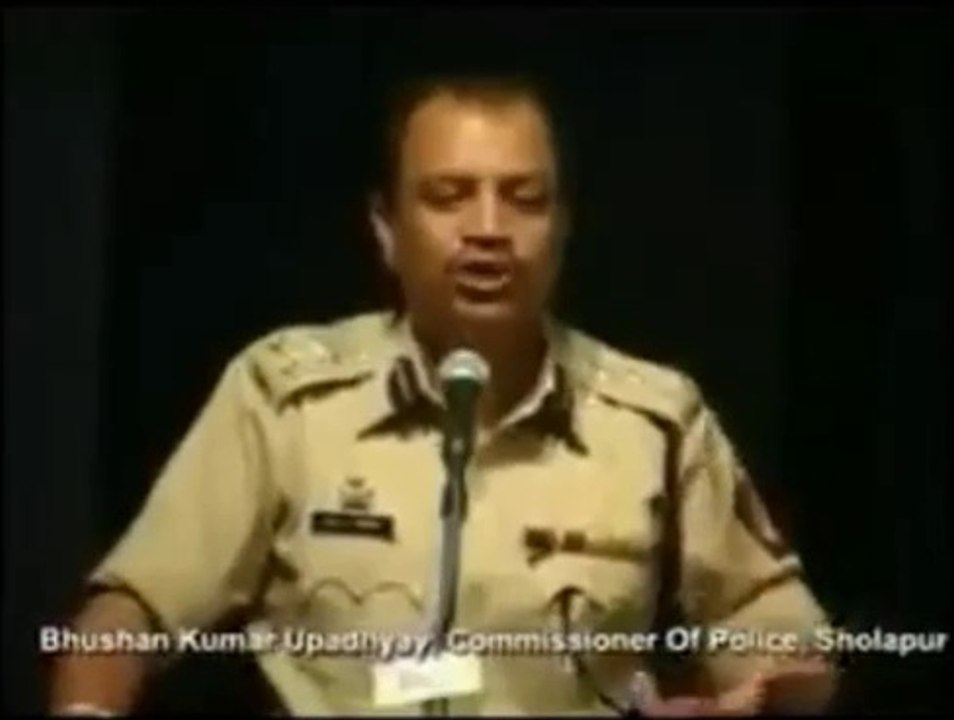 ভারতের হিন্দু পুলিশ কমিশনারের মুখে ইসলামের কথা শুনুন , সকলে আল্লাহর কাছে দোয়া করি আল্লাহ যেন উনাকে ……