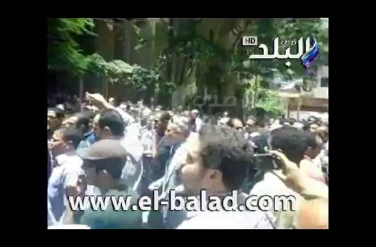 تشييع جثمان الضحية الثالثة في اشتباكات أسيوط وسط هتافات _يا شهيد نام وارتاح .. وإحنا نكمل الكفاح