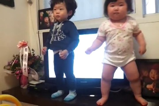 Bébés danseurs! Adorable et trop choux!