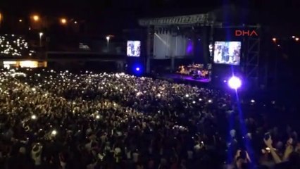 Justin Soma'da ölen madenciler için söyledi