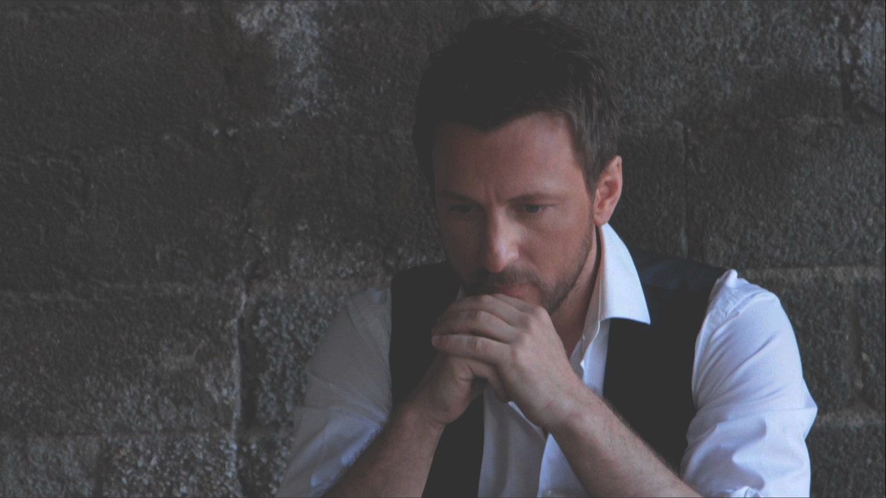 Kostas Karafotis - Makria sou [Lyrics]