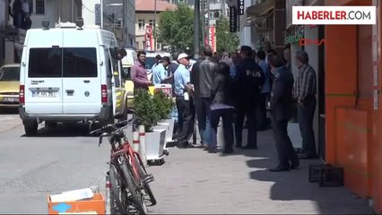 AK Parti Yakınındaki Şüpheli Araç Polisi Harekete Geçirdi