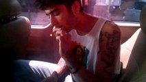 OMG Zayn Malik Louis Tomlisnon Smoke Weed !