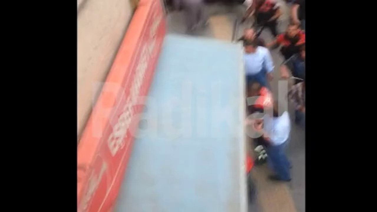 'Diyarbakır’da sokak ortasında polis dayağı'