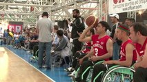 Hoch hinaus: Afghanische Rolli-Basketballer in Italien