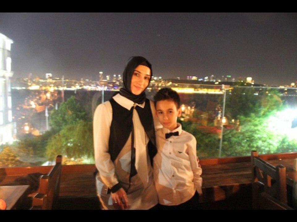 İSMİHAN İSMET SÜZER RESİM SLAYTI